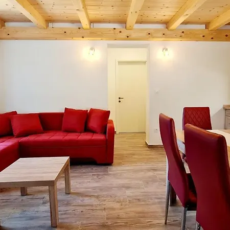 Fiesa Apartment *