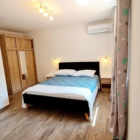 Fiesa Apartment *
